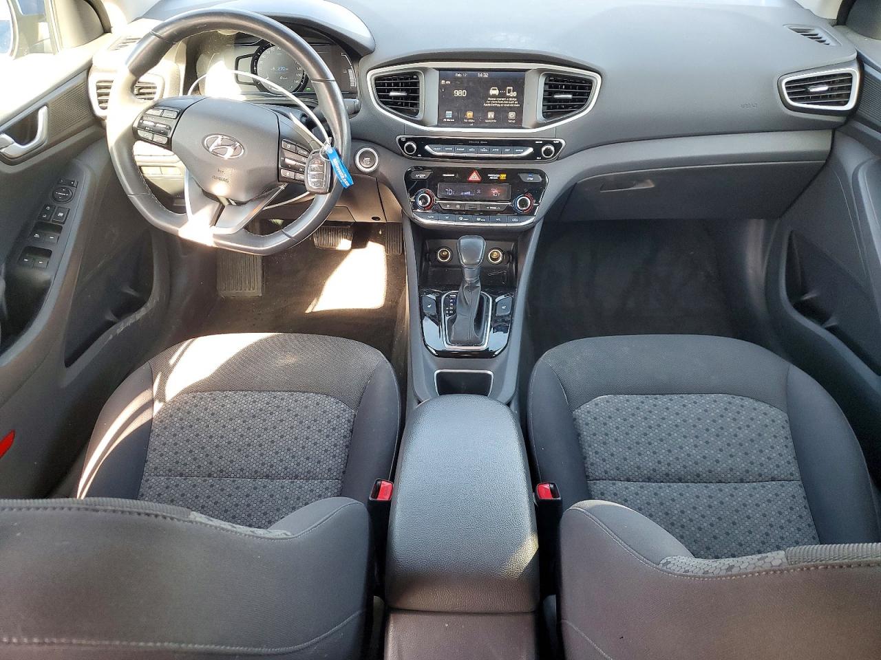 2017 HYUNDAI IONIQ SEL photo 8