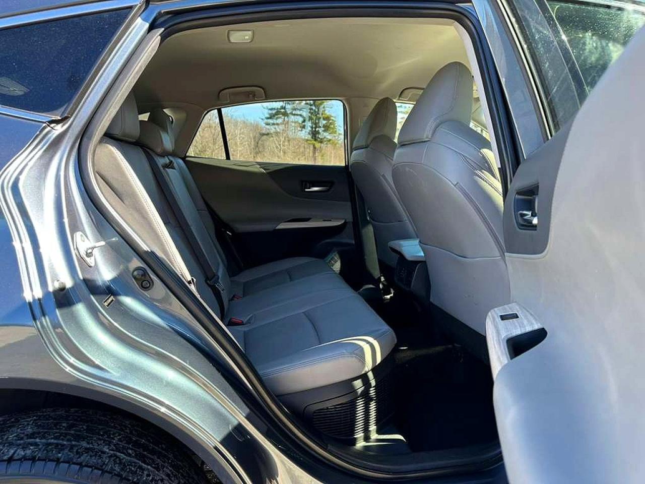 2021 TOYOTA VENZA photo 8