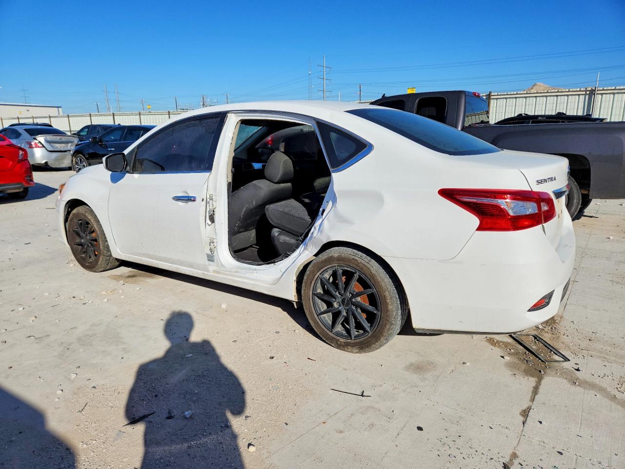 2018 NISSAN SENTRA S photo 4