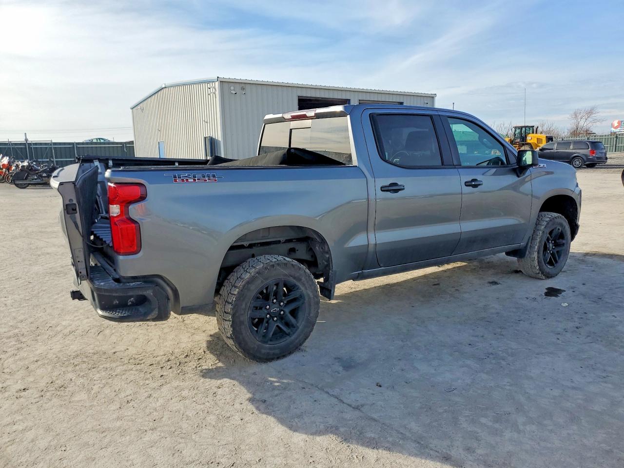2021 CHEVROLET SILVERADO K1500 LT TRAIL BOSS photo 3