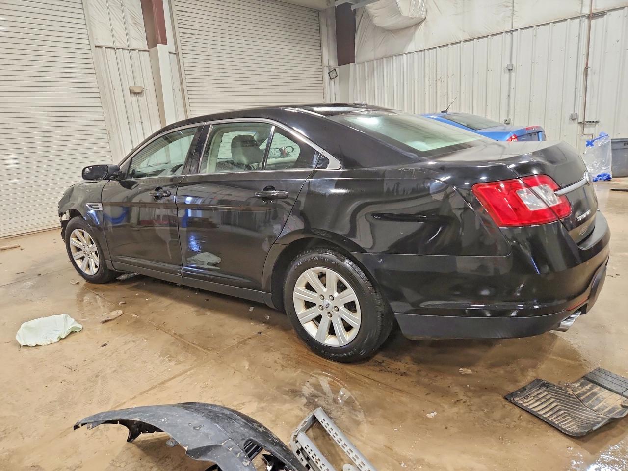 2012 FORD TAURUS SE photo 3