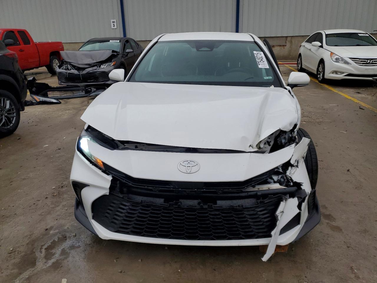 2025 TOYOTA CAMRY SE photo 13