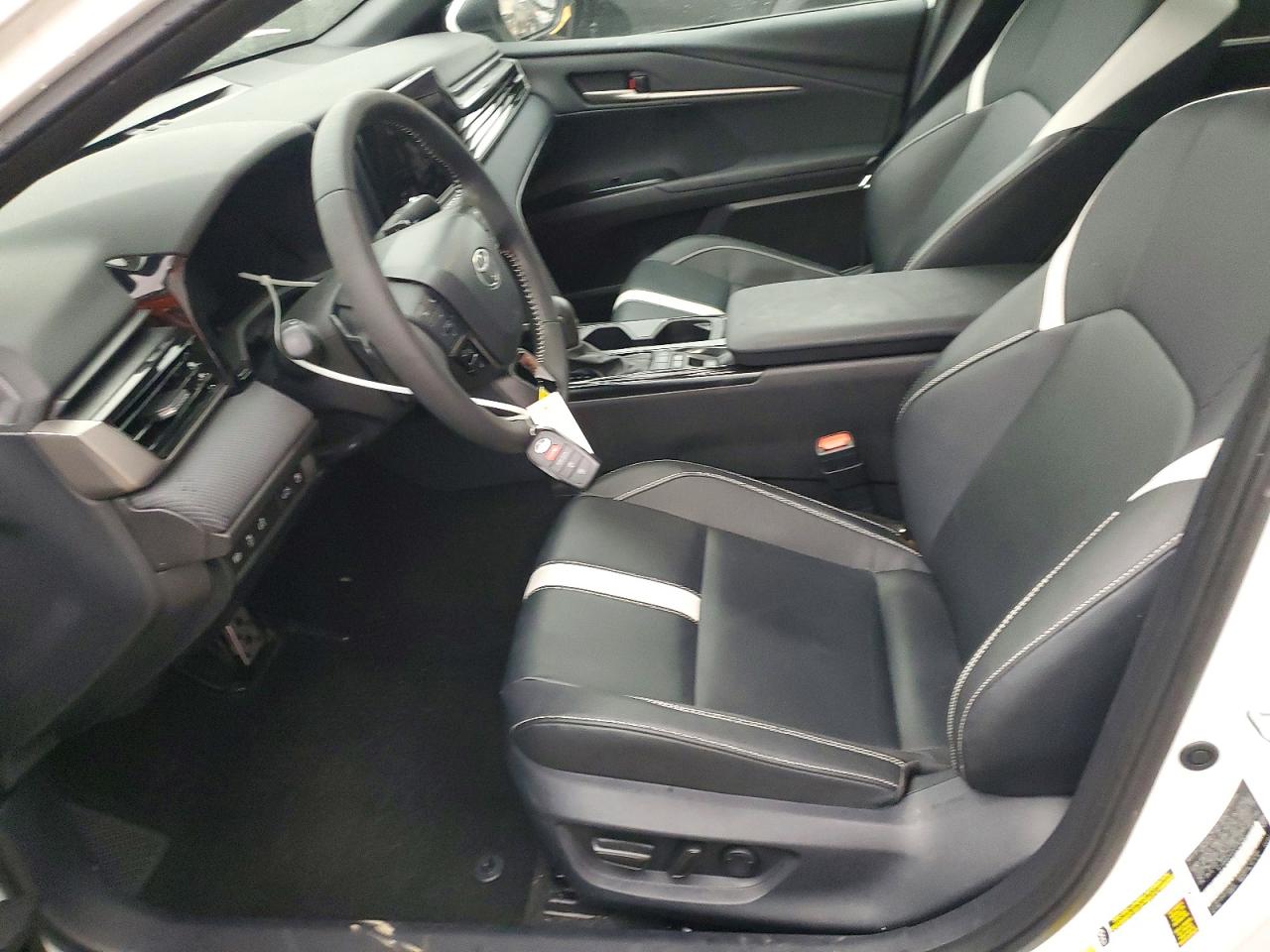 2025 TOYOTA CAMRY SE photo 19