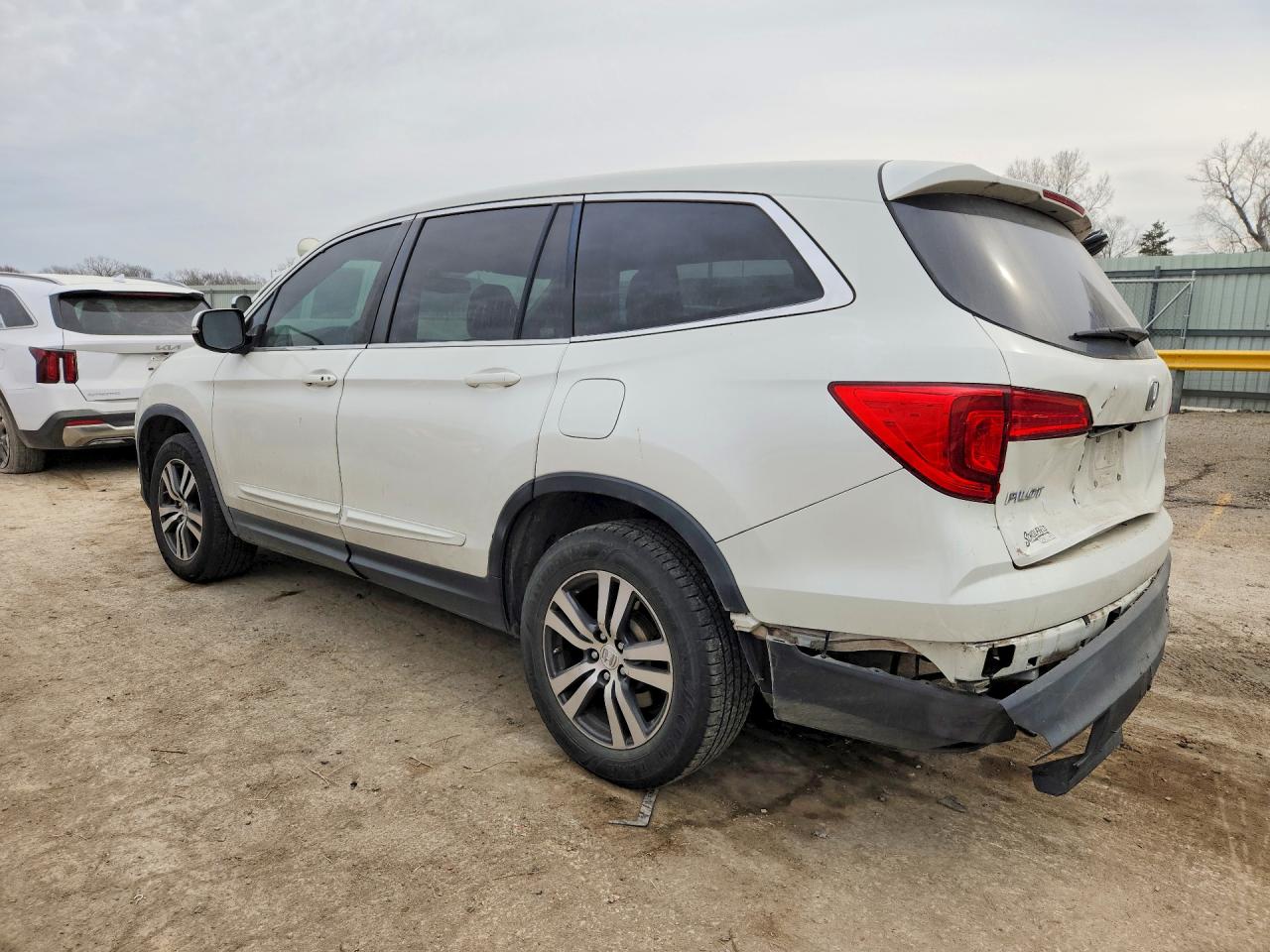 2016 HONDA PILOT EXL photo 4