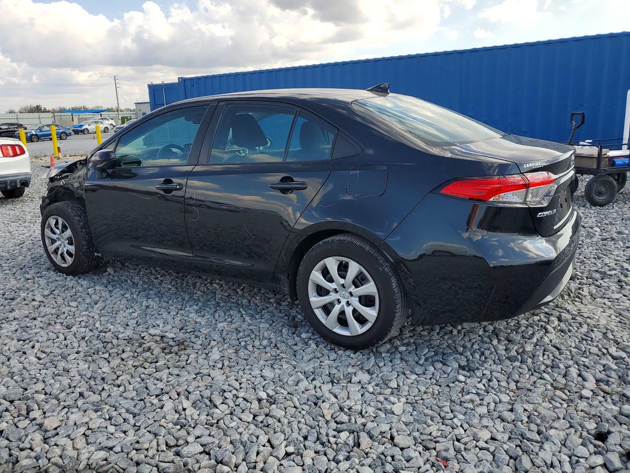 2022 TOYOTA COROLLA LE photo 3