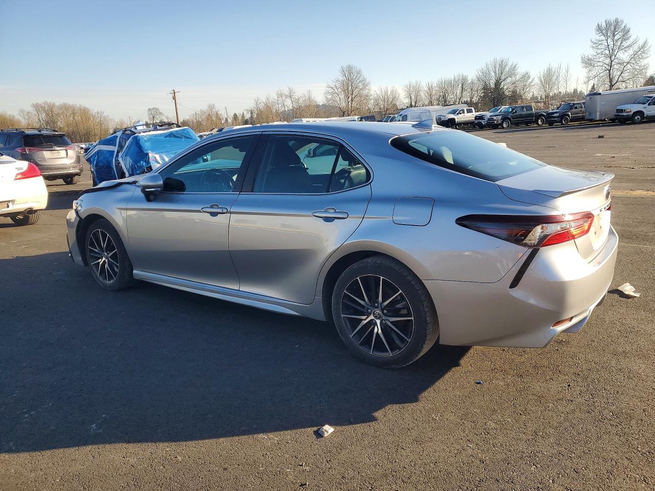 2022 TOYOTA CAMRY SE photo 3