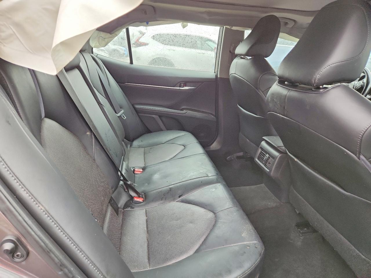 2021 TOYOTA CAMRY XLE photo 28