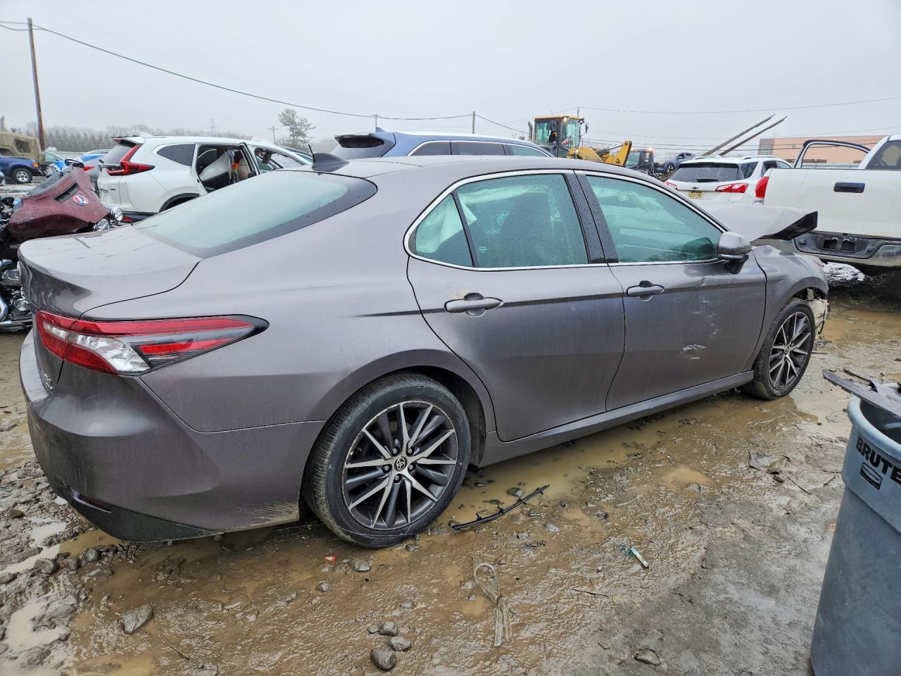 2021 TOYOTA CAMRY XLE photo 7