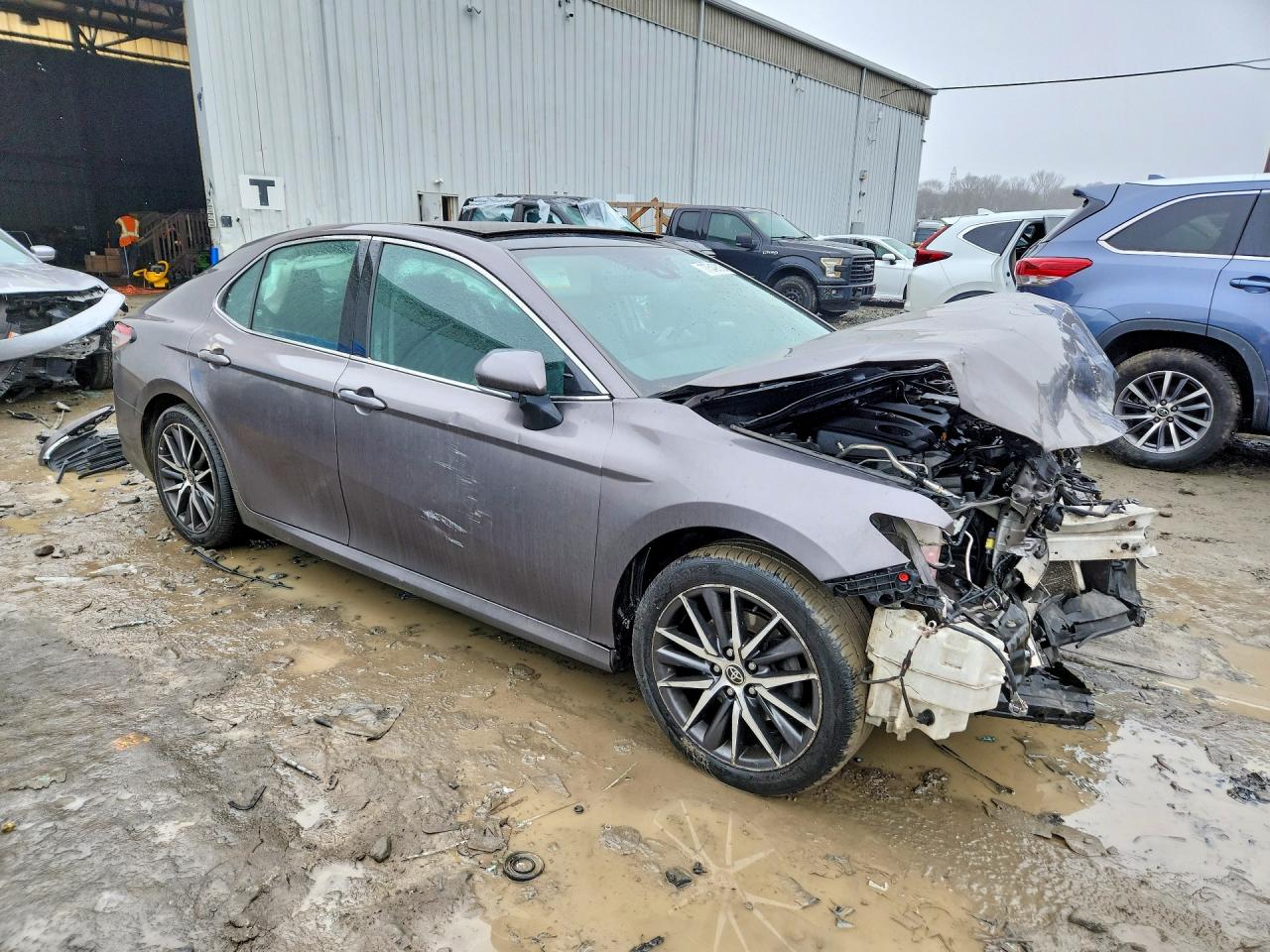 2021 TOYOTA CAMRY XLE photo 10