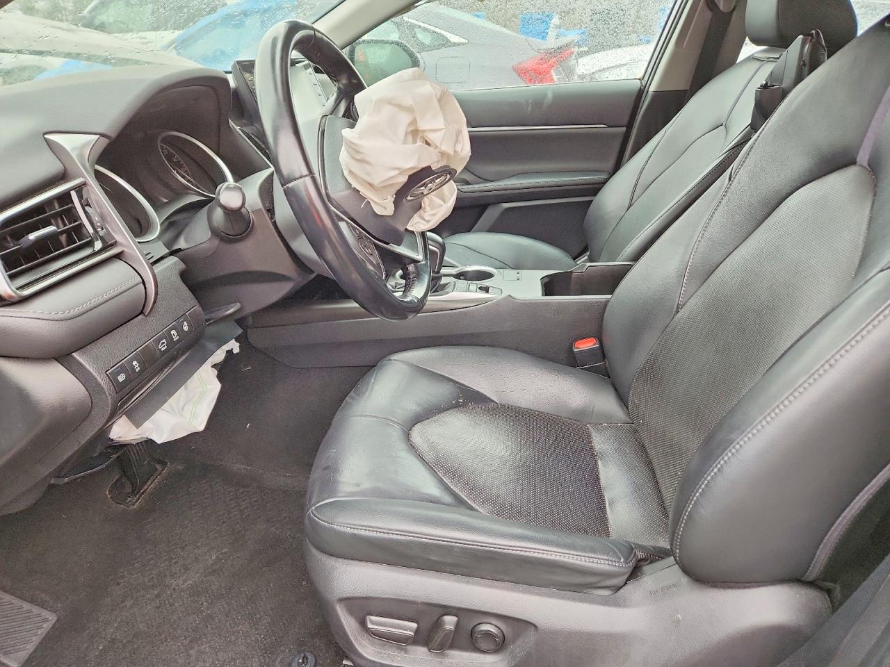 2021 TOYOTA CAMRY XLE photo 19