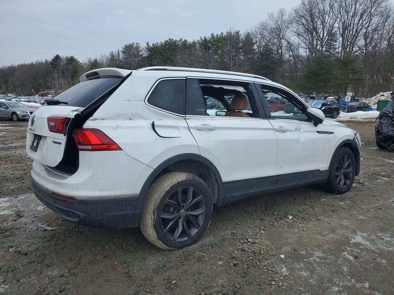 2024 VOLKSWAGEN TIGUAN SE photo 5