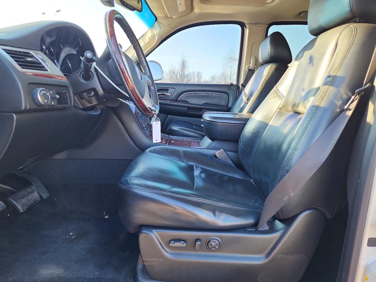 2007 CADILLAC ESCALADE LUXURY photo 13
