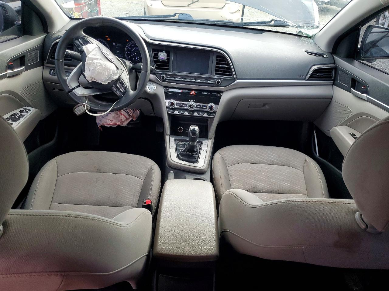 2020 HYUNDAI ELANTRA SEL photo 15
