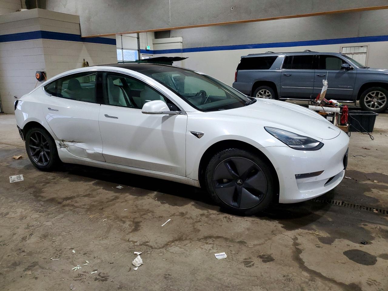 2019 TESLA MODEL 3 photo 4