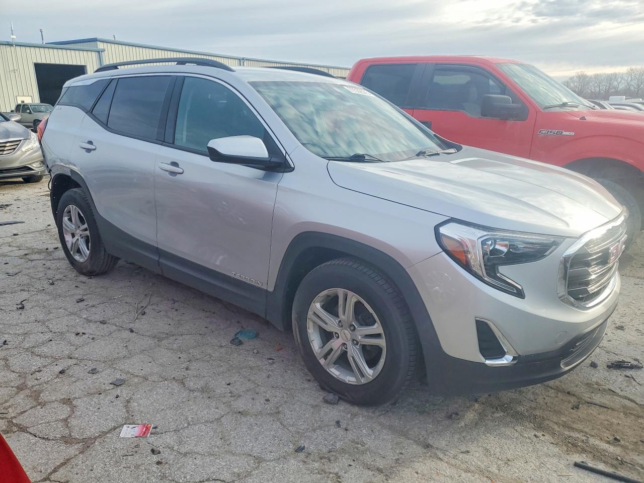 2020 GMC TERRAIN SLE photo 4