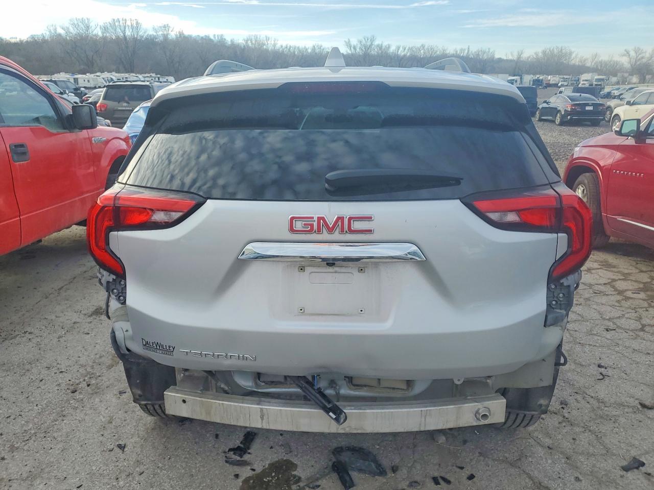 2020 GMC TERRAIN SLE photo 6