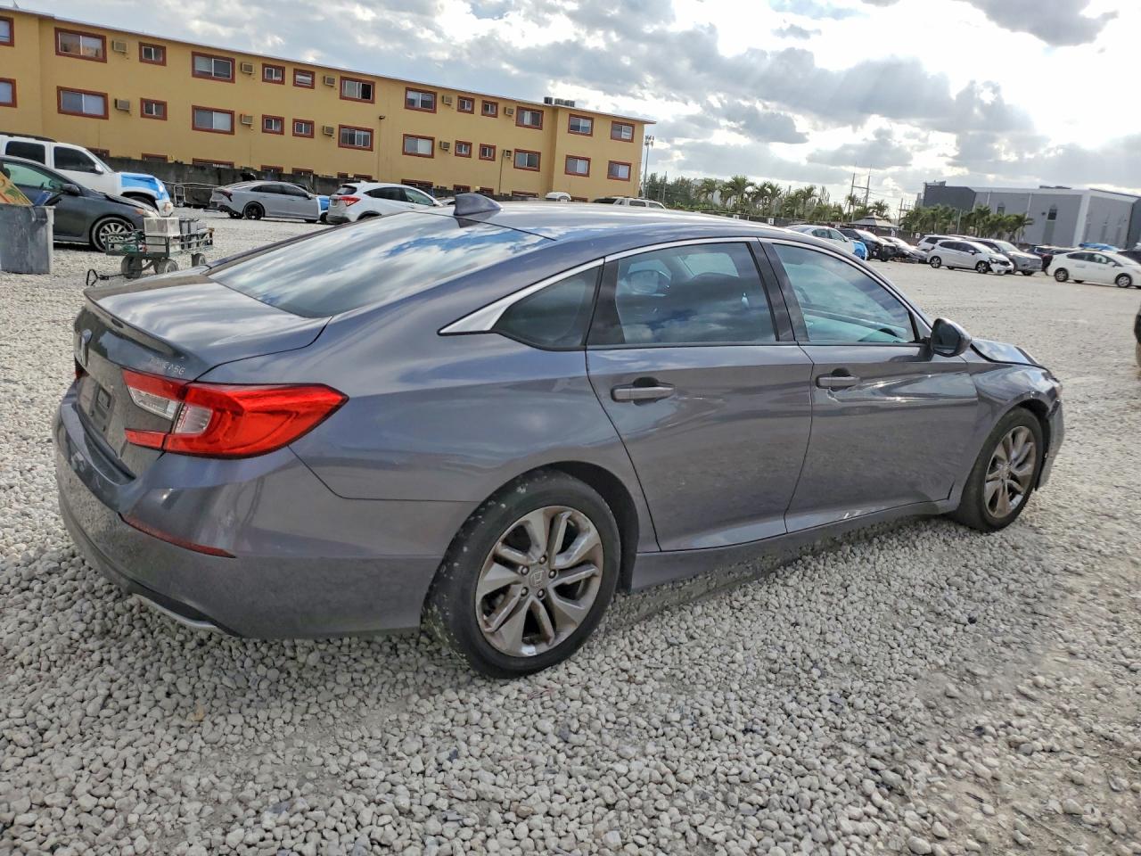 2020 HONDA ACCORD LX photo 7