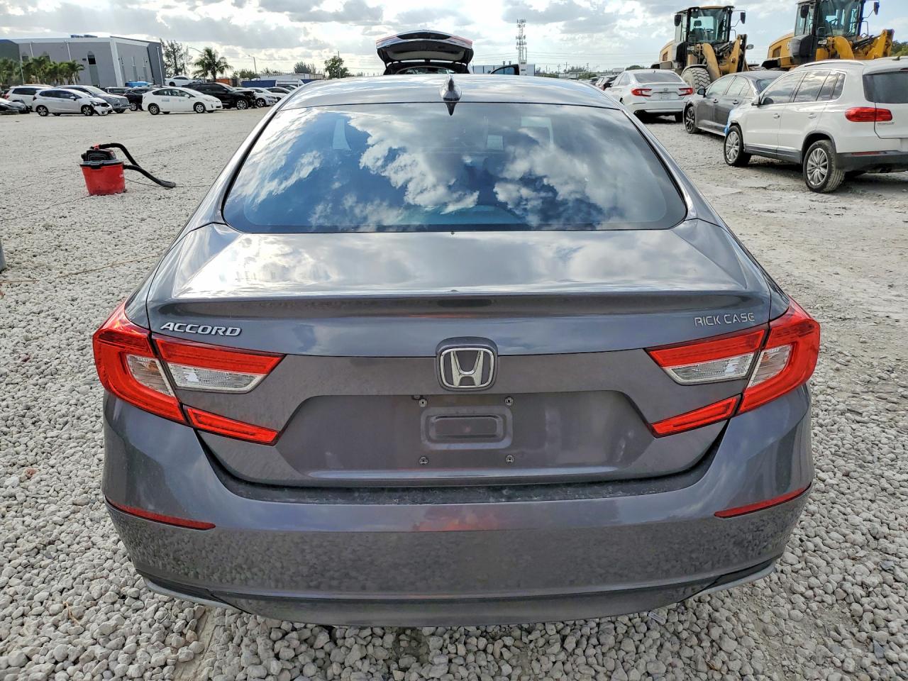 2020 HONDA ACCORD LX photo 16