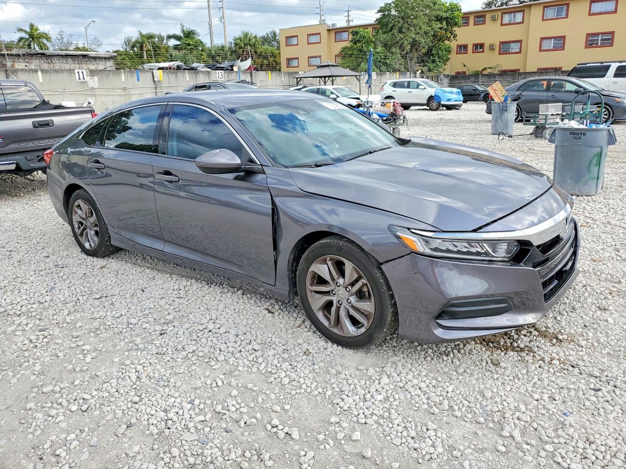 2020 HONDA ACCORD LX photo 10