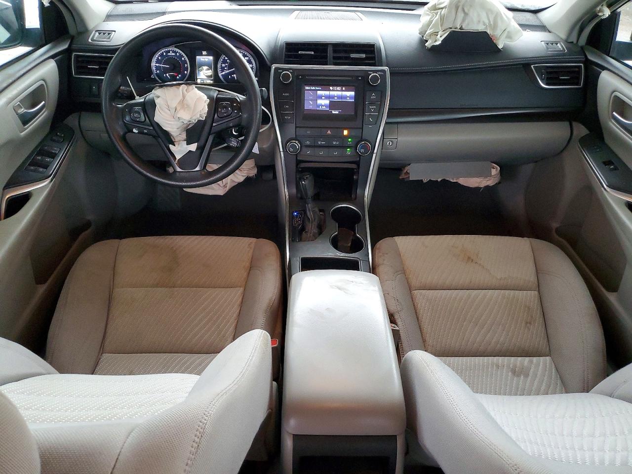 2016 TOYOTA CAMRY LE photo 15
