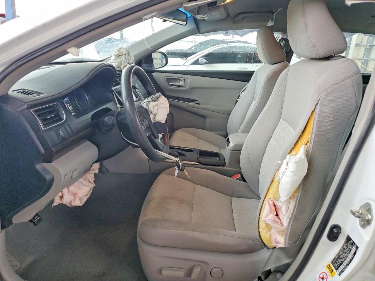 2016 TOYOTA CAMRY LE photo 13