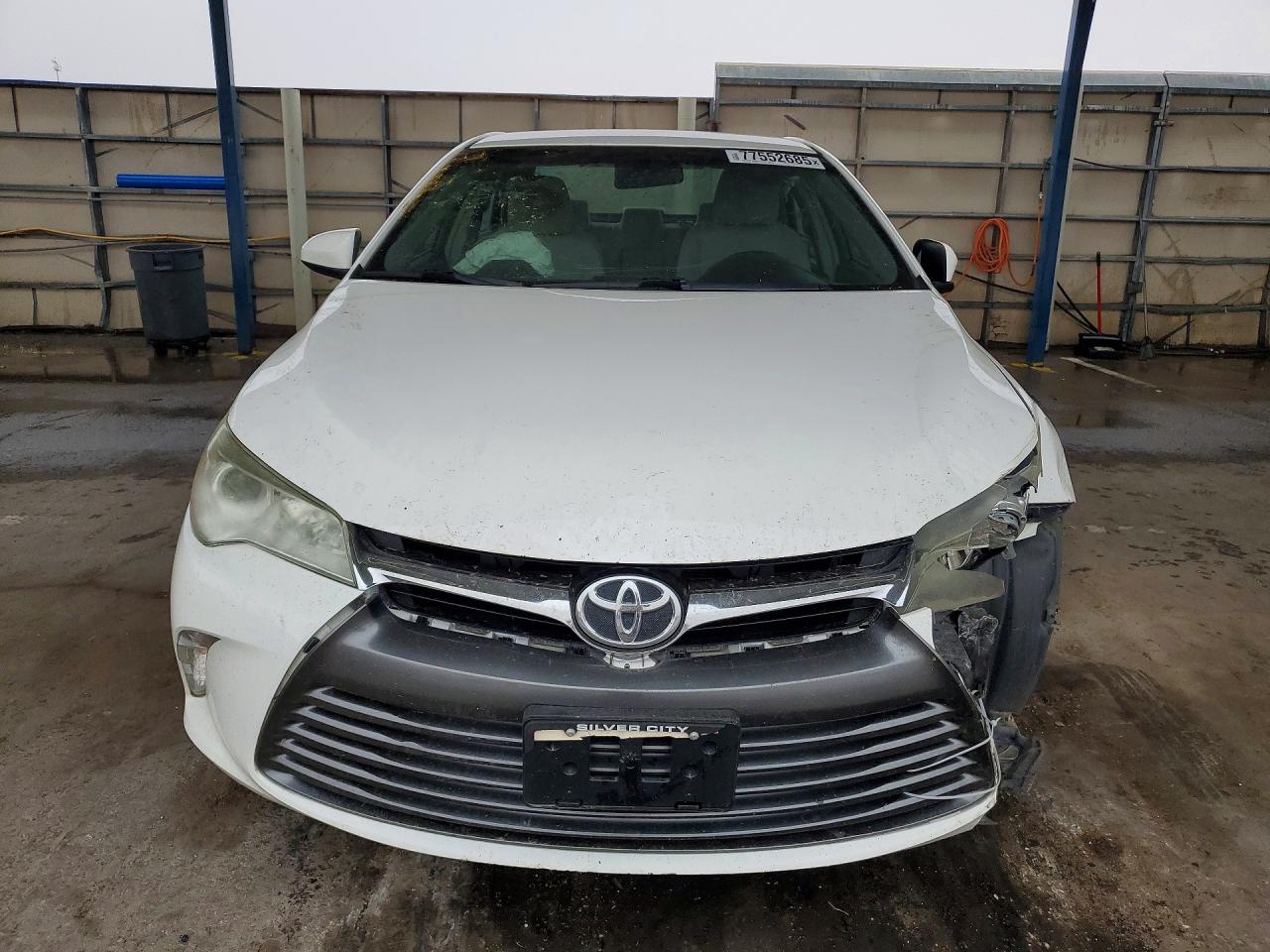 2016 TOYOTA CAMRY LE photo 9