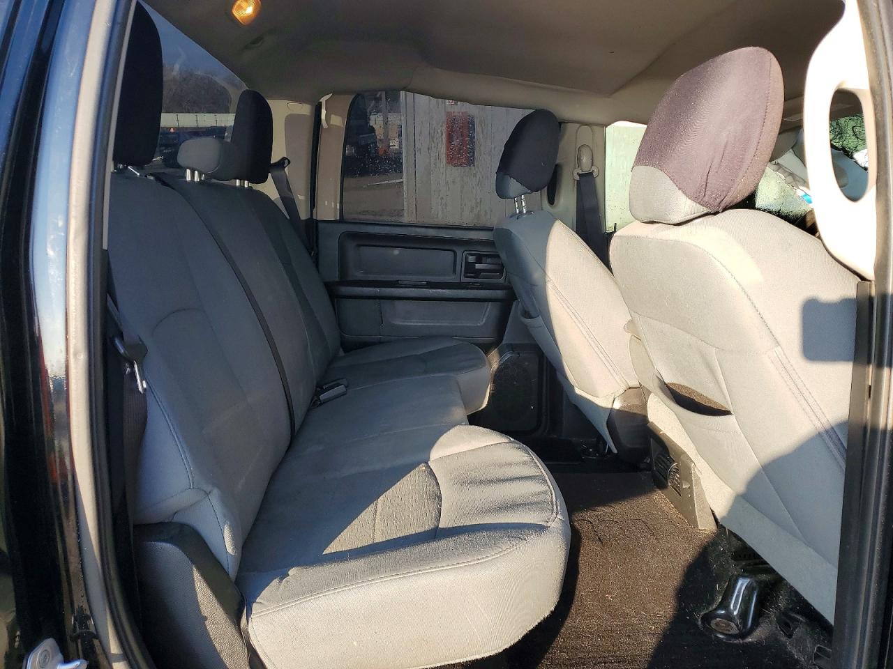 2014 RAM 1500 ST photo 10