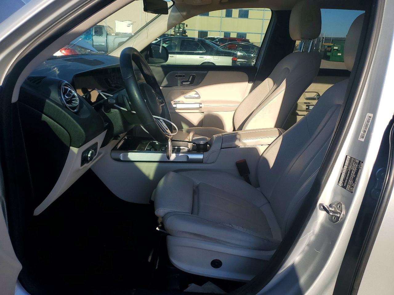 2021 MERCEDES-BENZ GLB 250 photo 13