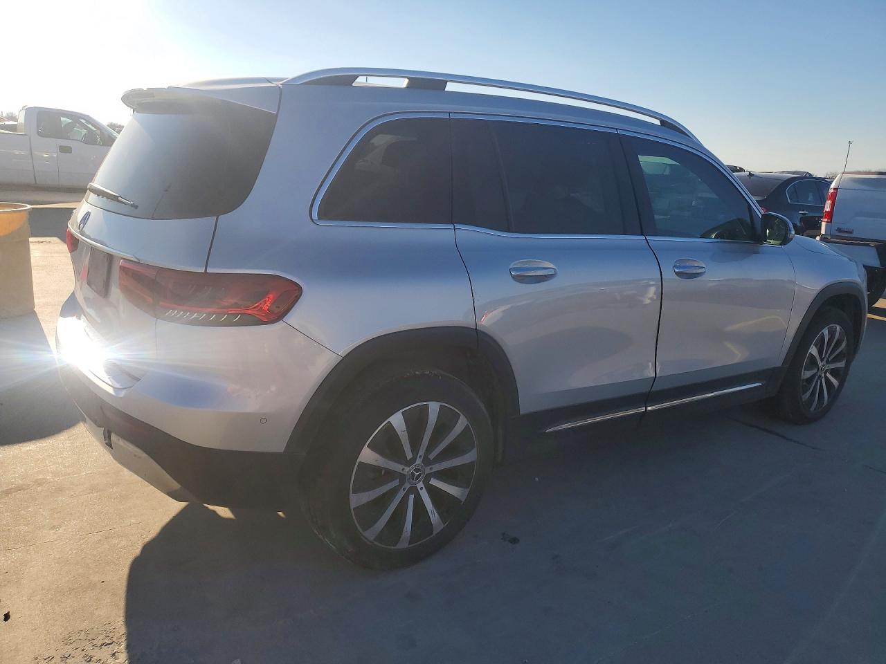 2021 MERCEDES-BENZ GLB 250 photo 5