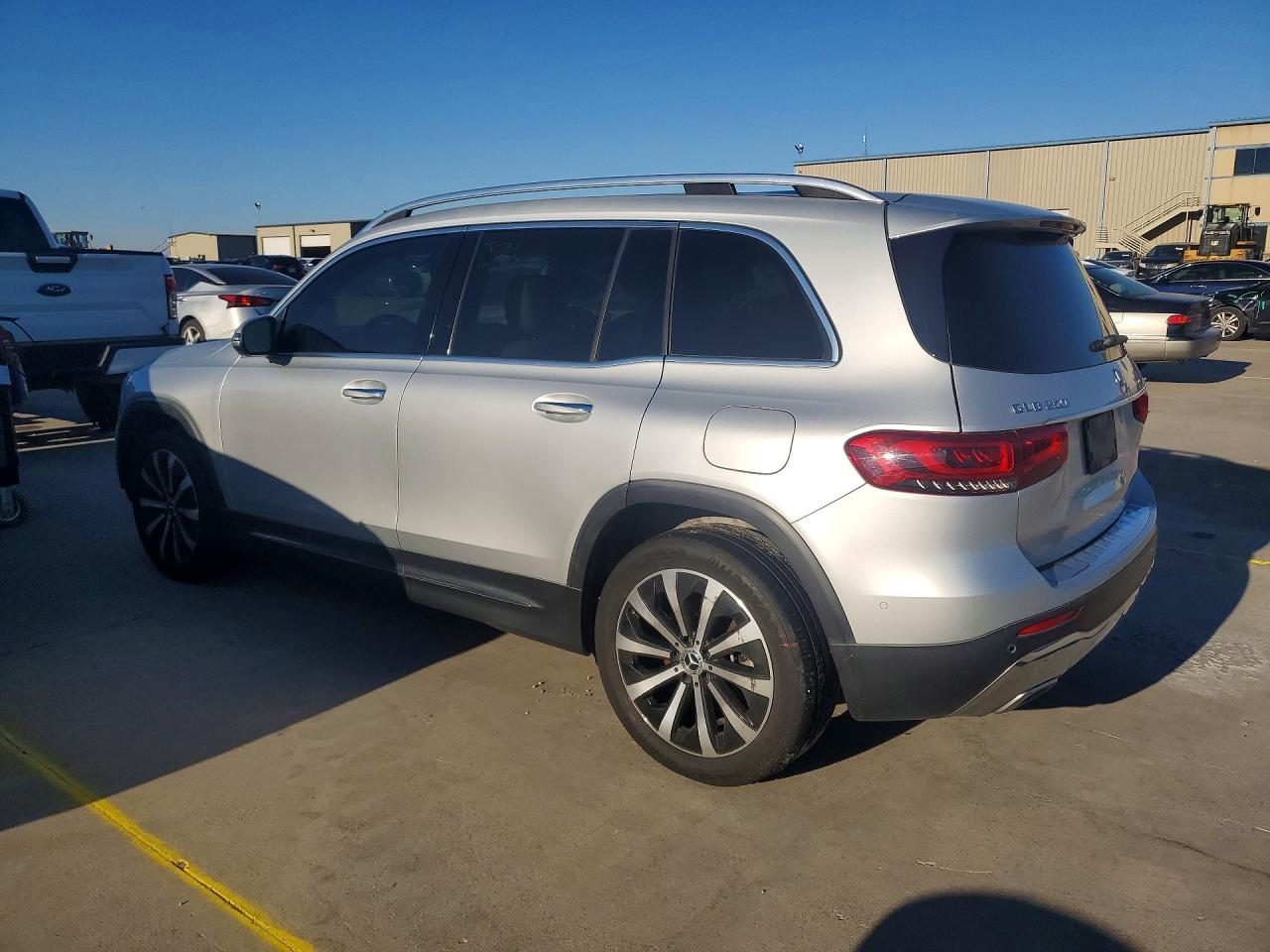 2021 MERCEDES-BENZ GLB 250 photo 3