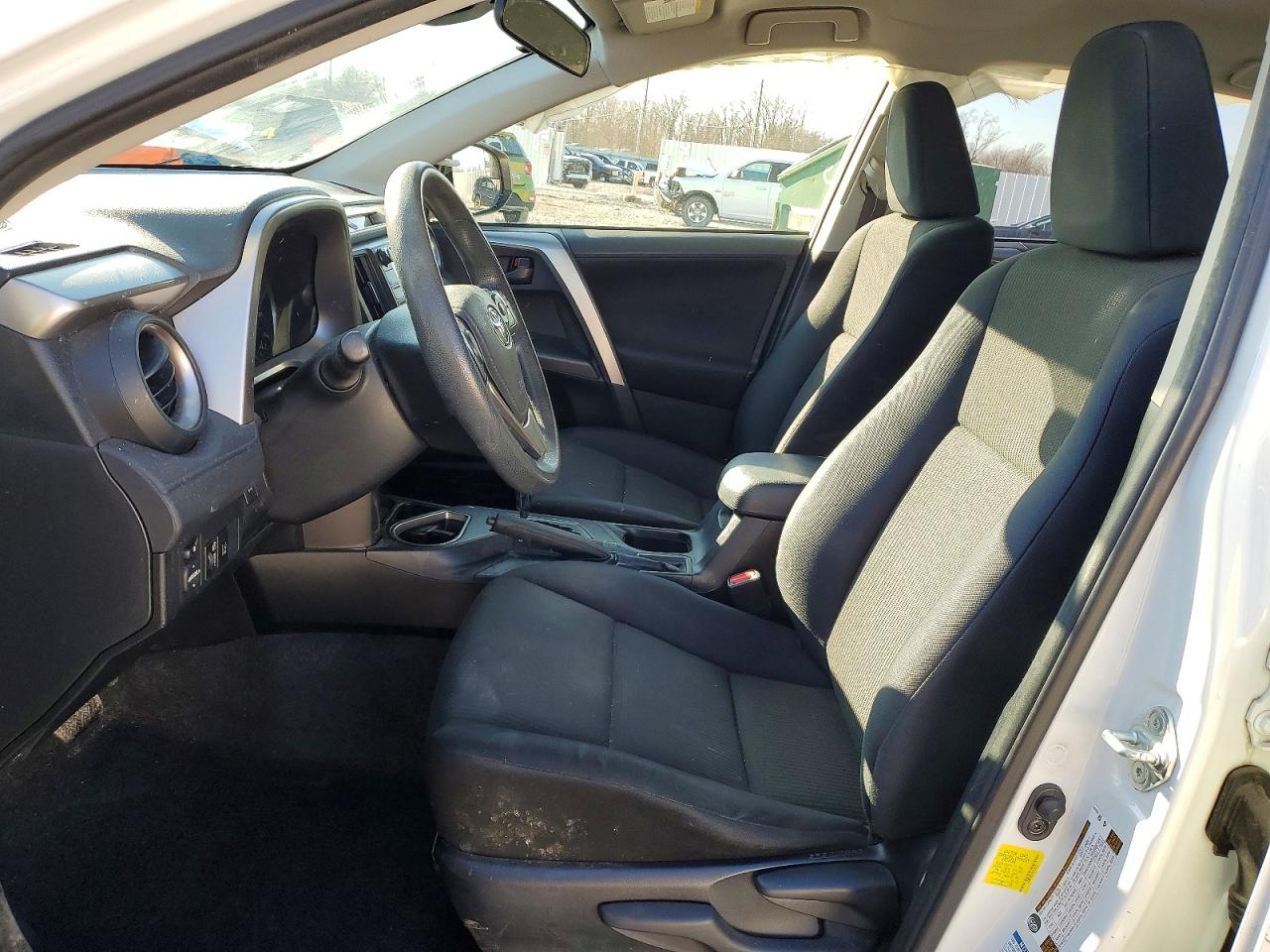 2017 TOYOTA RAV4 LE photo 7