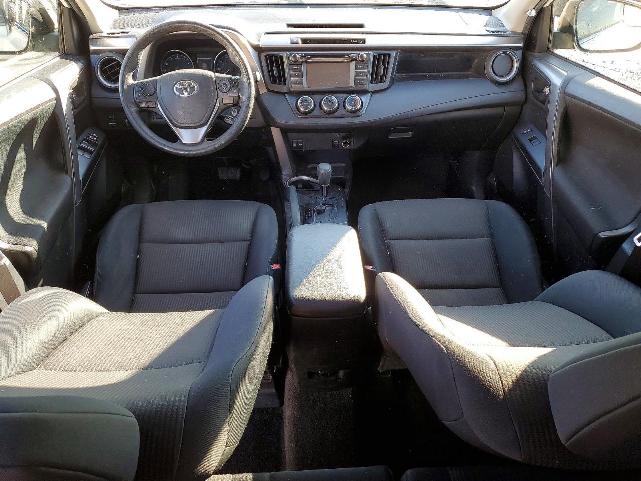 2017 TOYOTA RAV4 LE photo 8