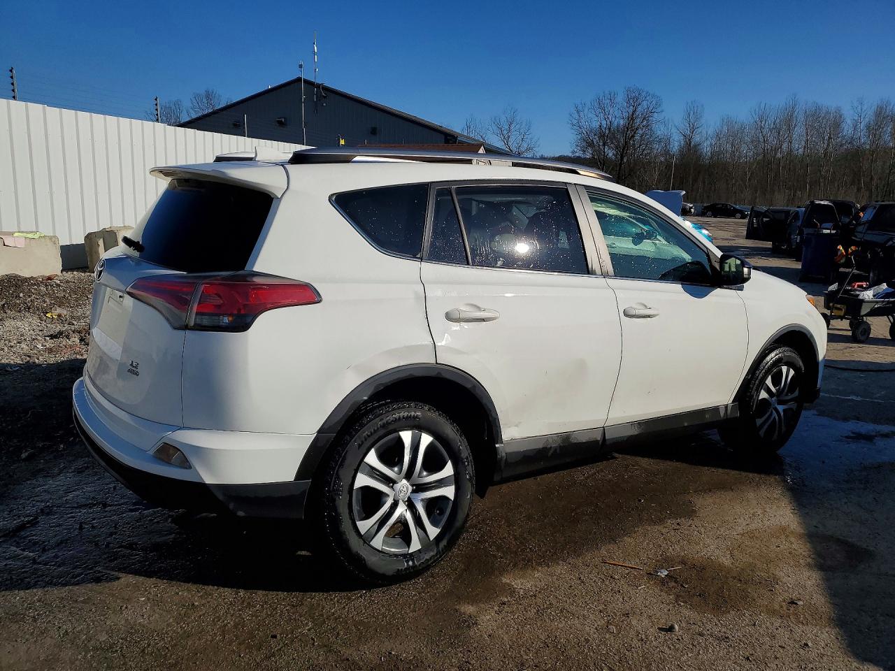 2017 TOYOTA RAV4 LE photo 3