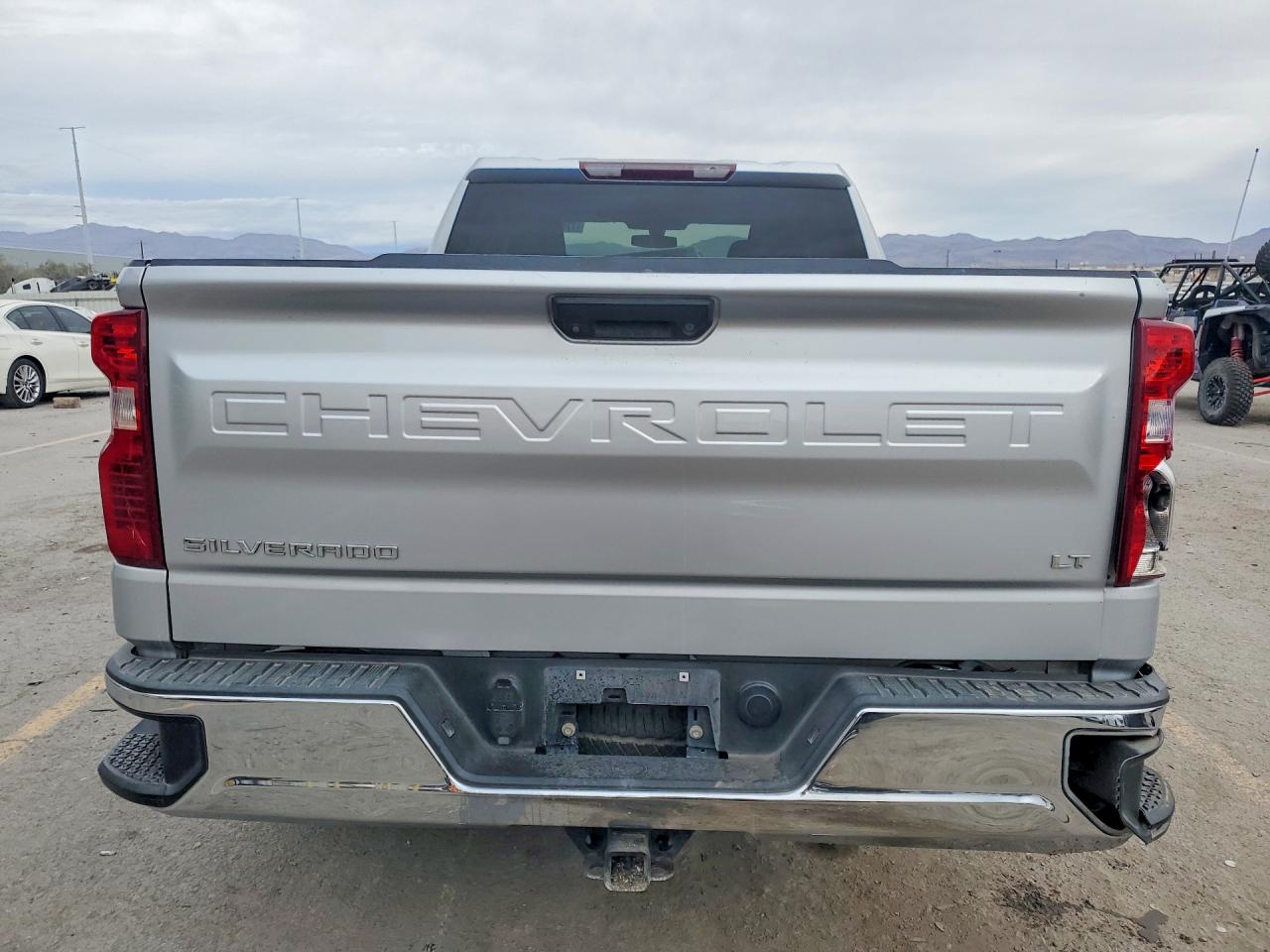 2020 CHEVROLET SILVERADO K1500 LT photo 11