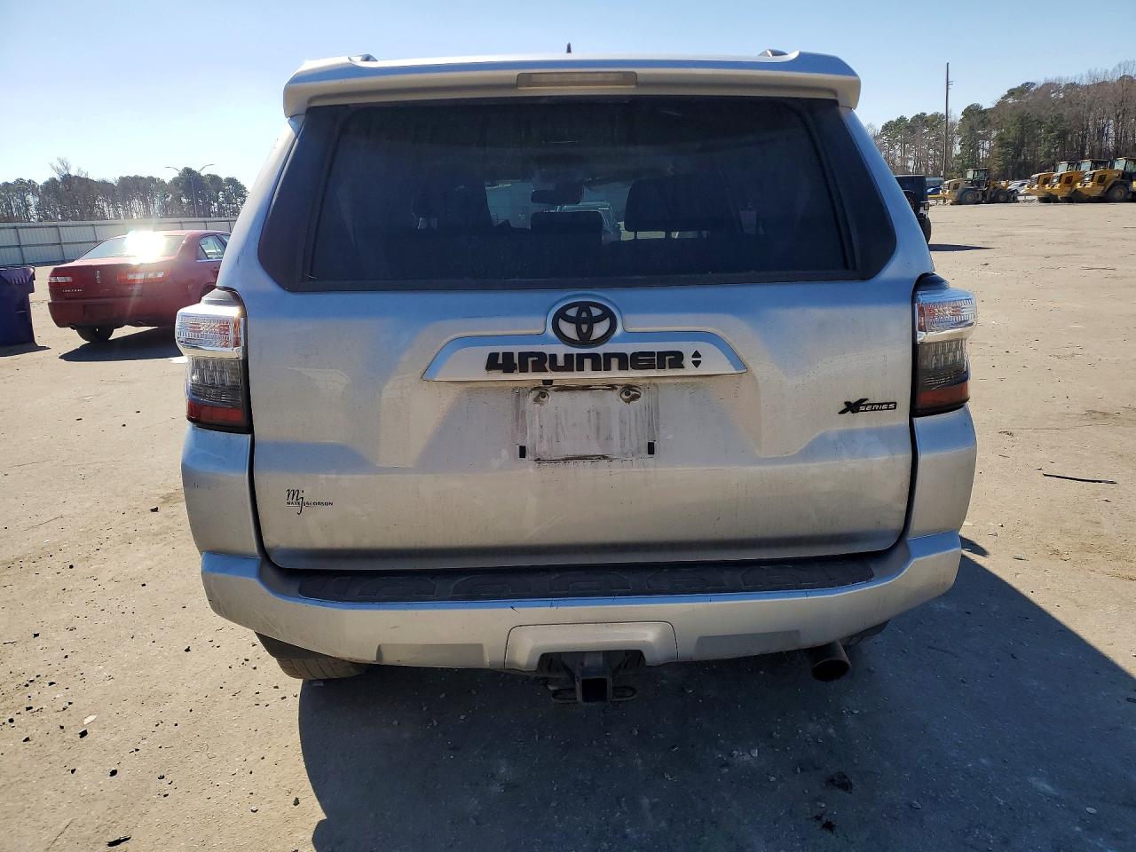 2022 TOYOTA 4RUNNER SR5 photo 6
