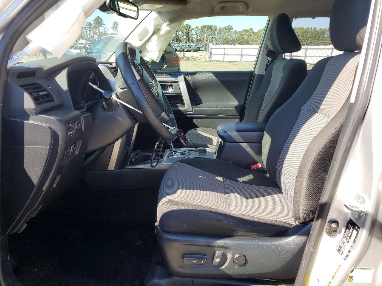 2022 TOYOTA 4RUNNER SR5 photo 7