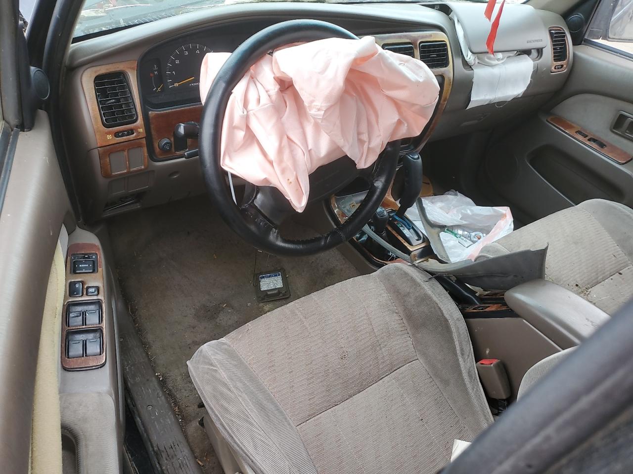 1997 TOYOTA 4RUNNER SR5 photo 22