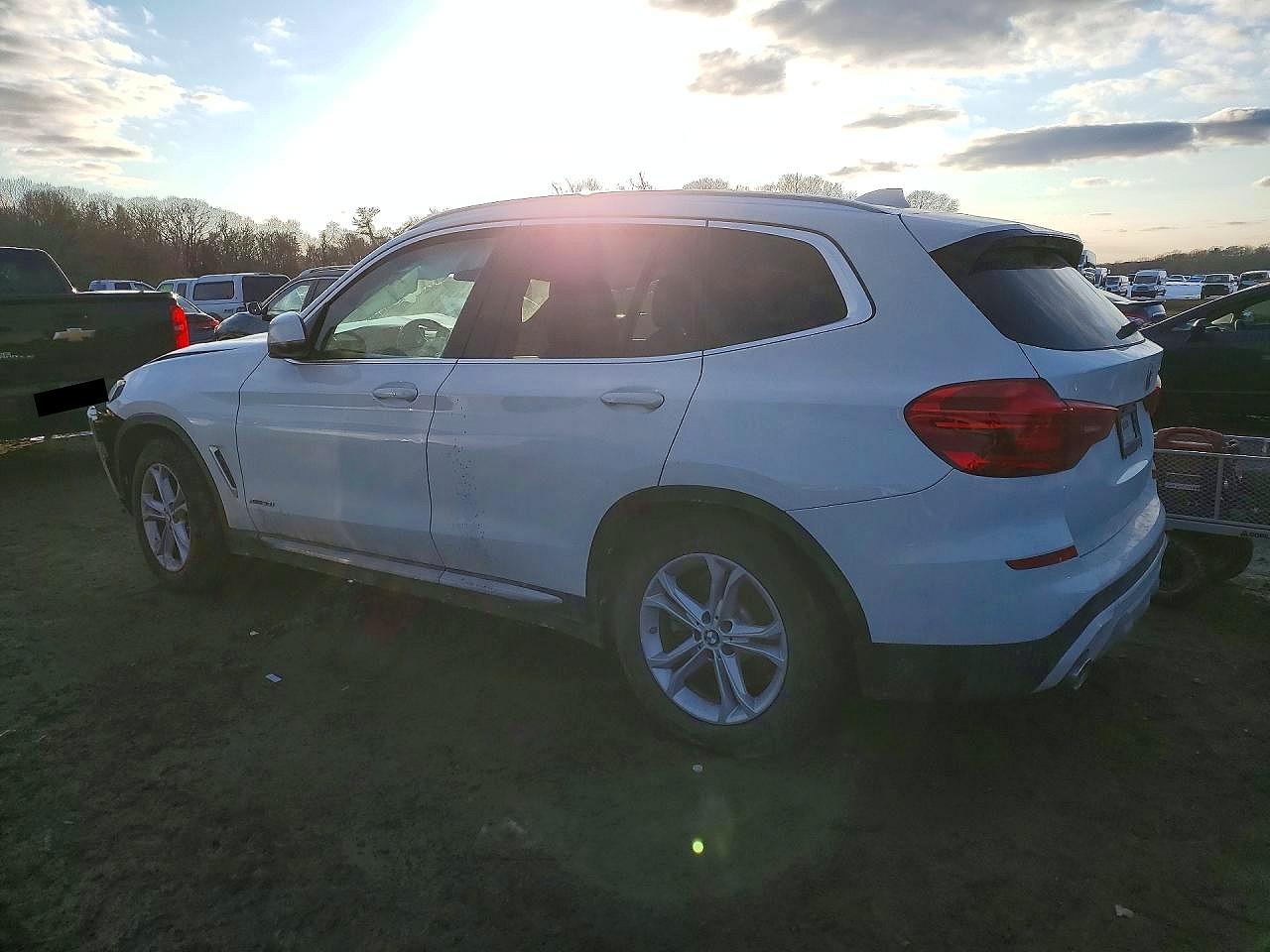 2018 BMW X3 XDRIVE30I photo 2