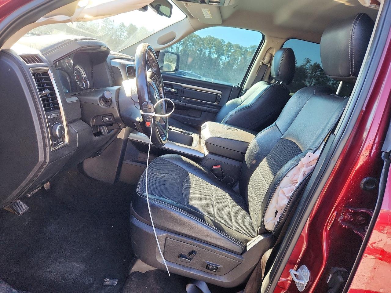 2017 RAM 1500 SPORT photo 7
