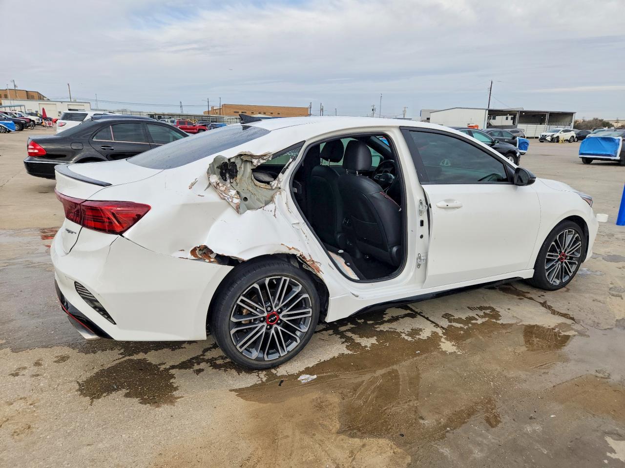 2024 KIA FORTE GT photo 5