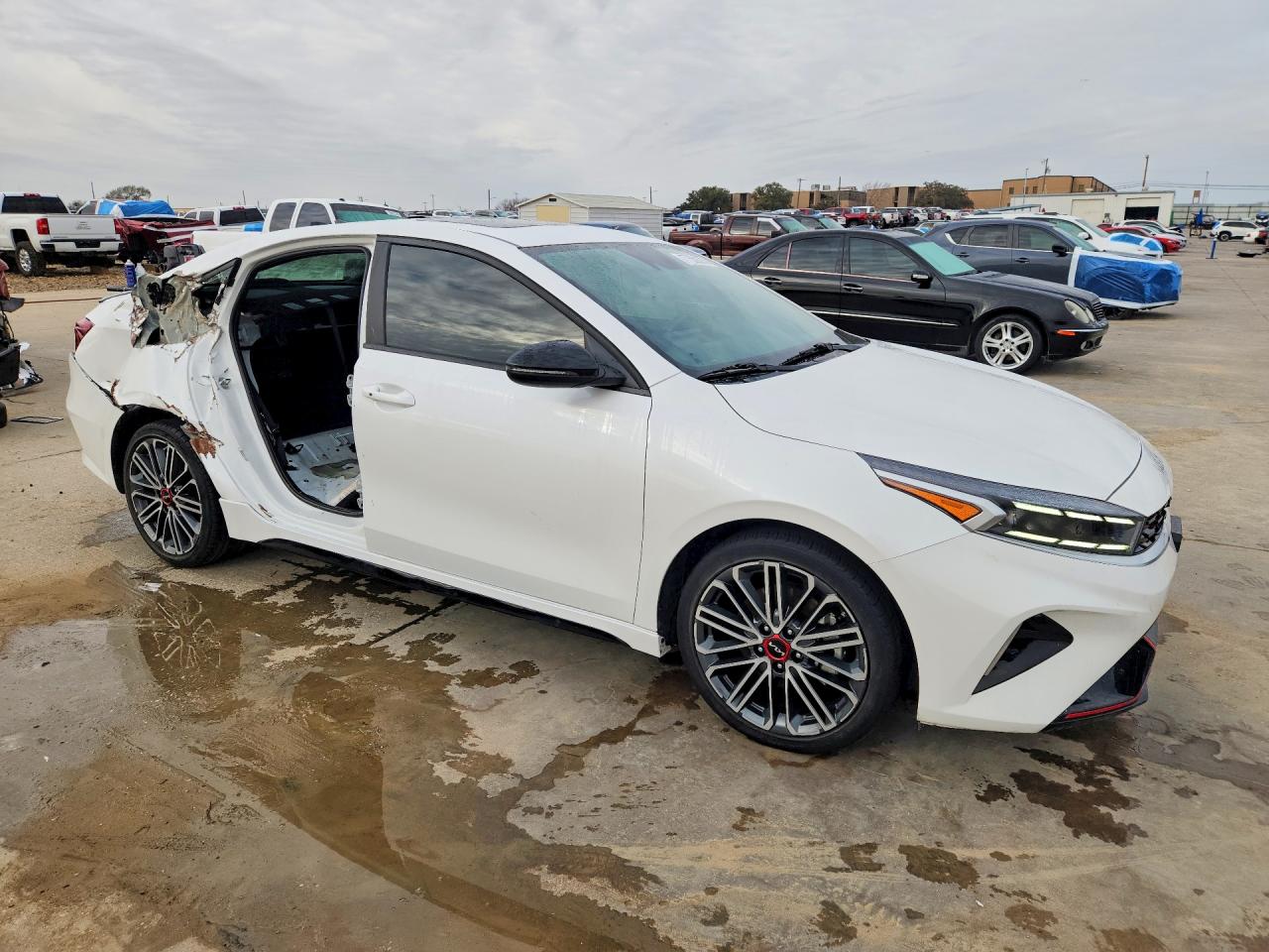 2024 KIA FORTE GT photo 7