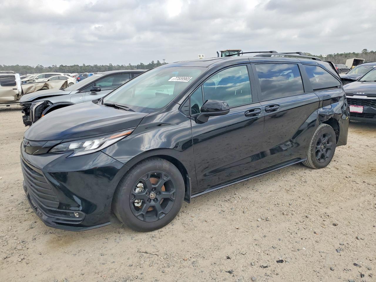 2025 TOYOTA SIENNA