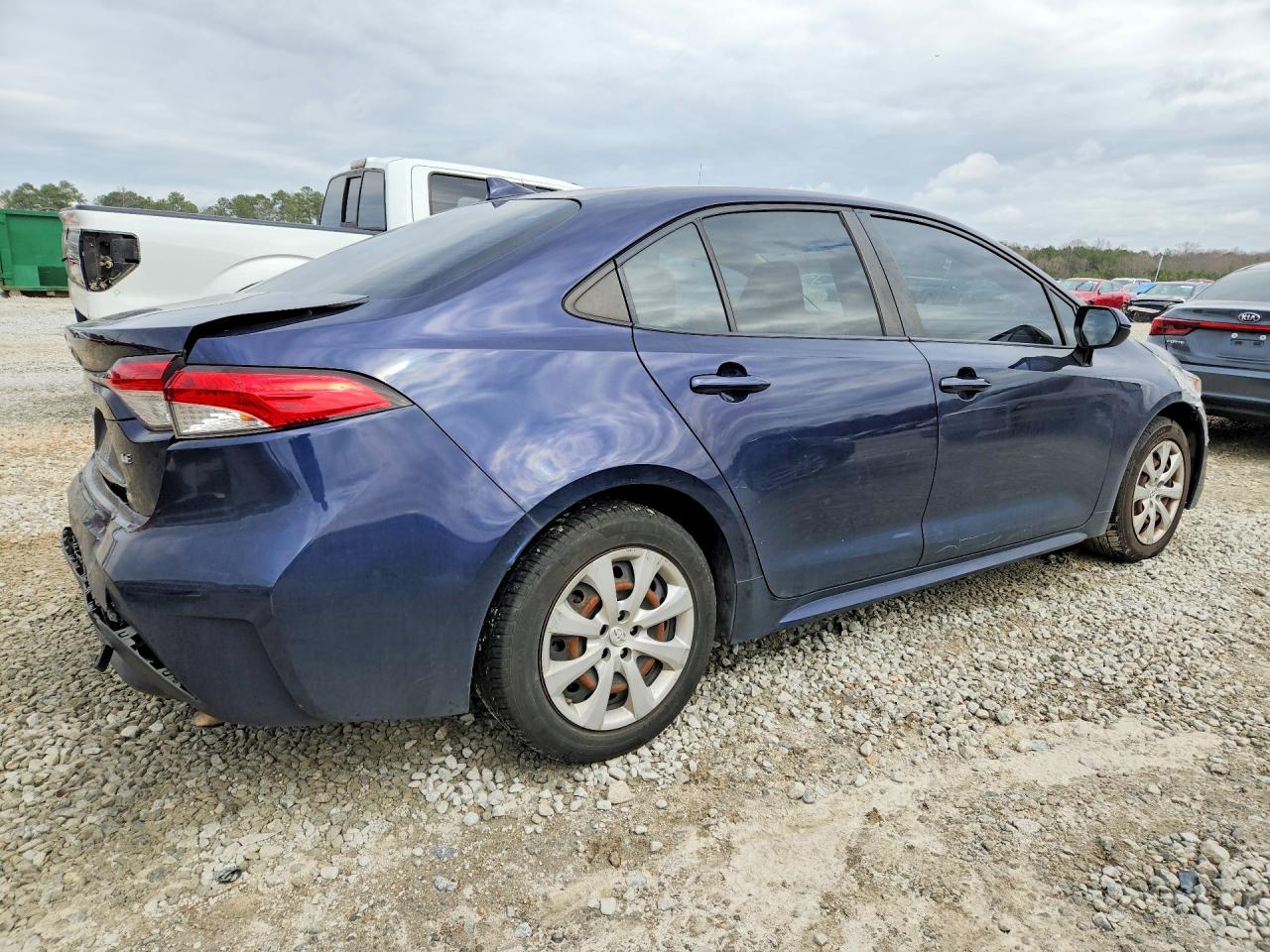 2020 TOYOTA COROLLA LE photo 3
