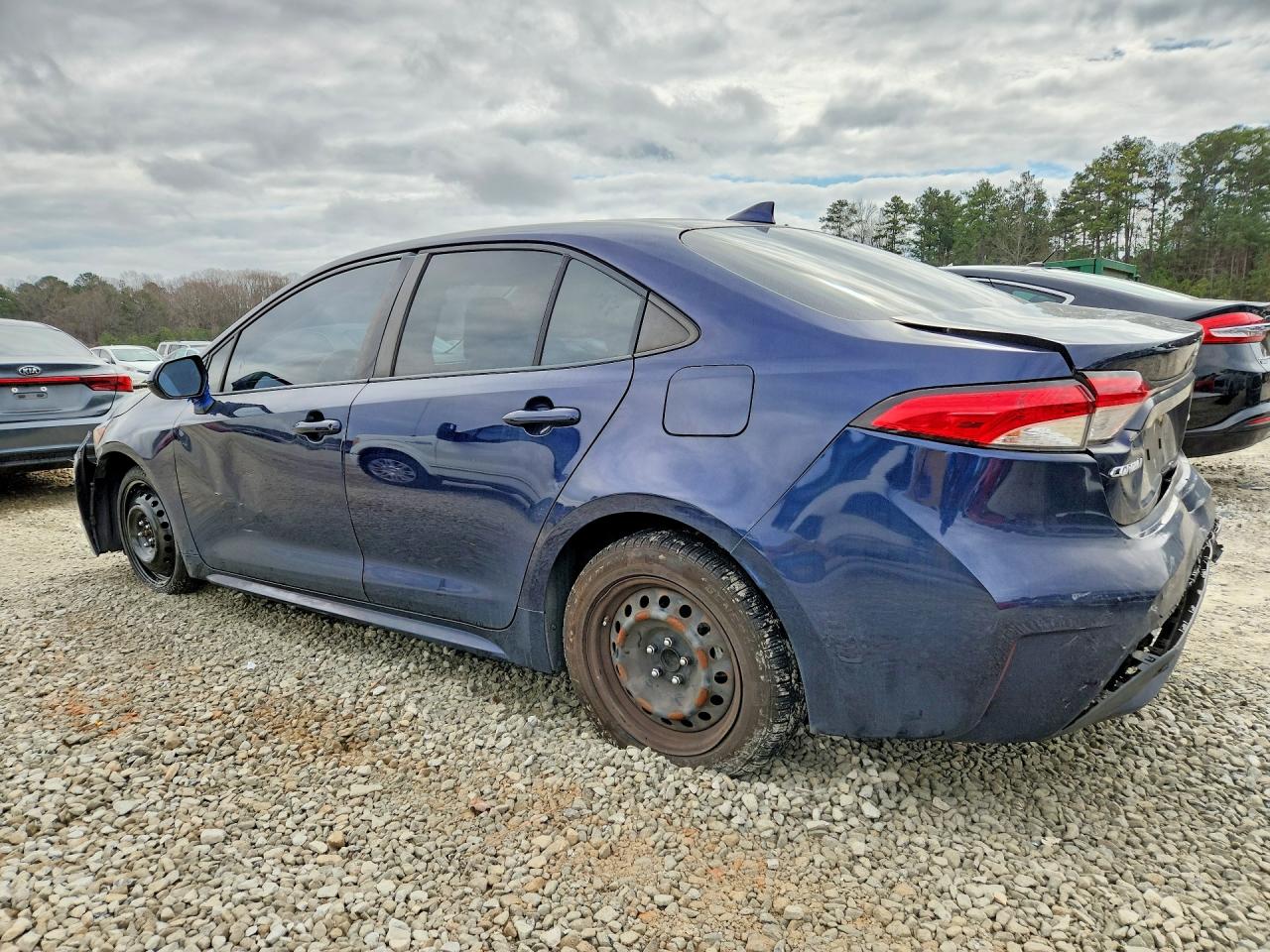 2020 TOYOTA COROLLA LE photo 2