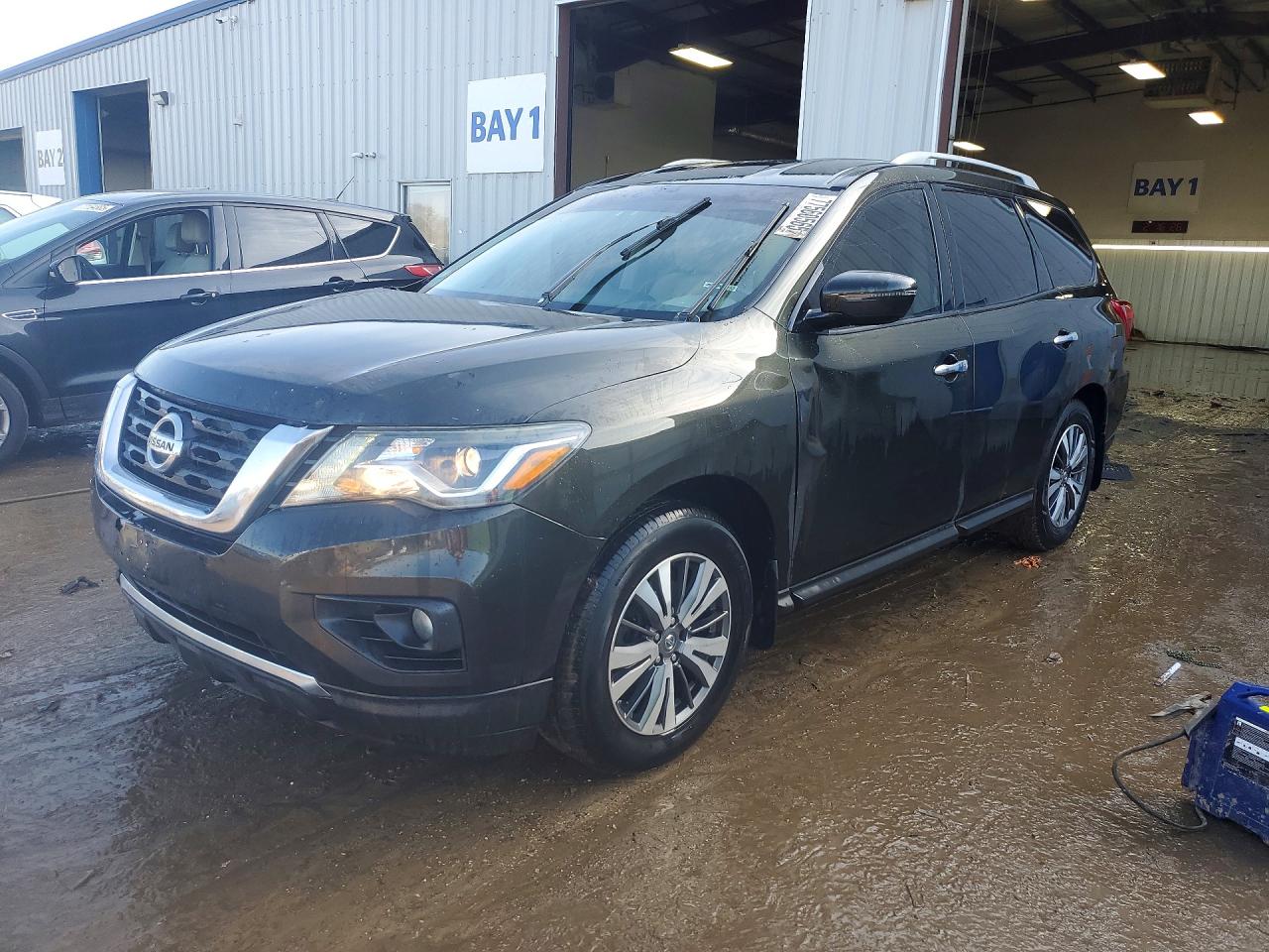 2017 NISSAN PATHFINDER