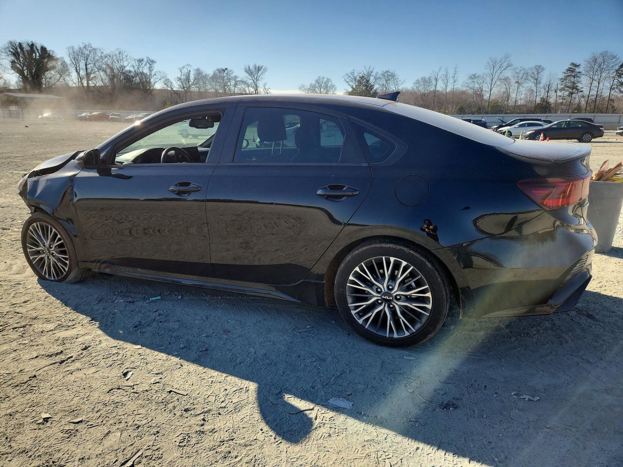 2024 KIA FORTE GT LINE photo 2