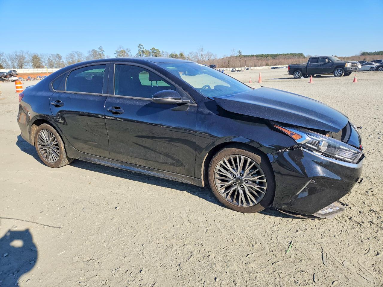 2024 KIA FORTE GT LINE photo 4