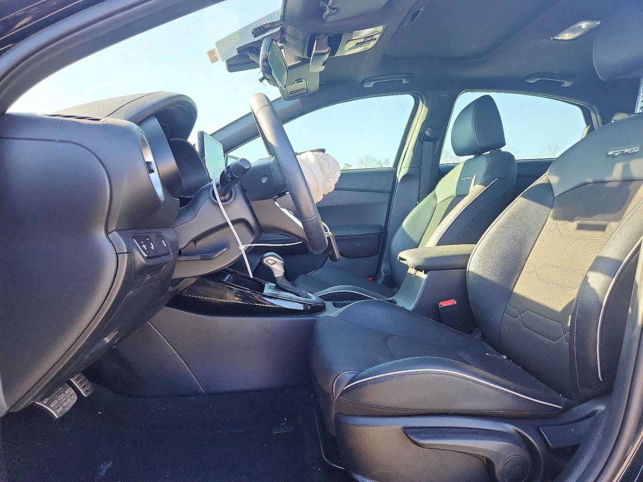 2024 KIA FORTE GT LINE photo 7