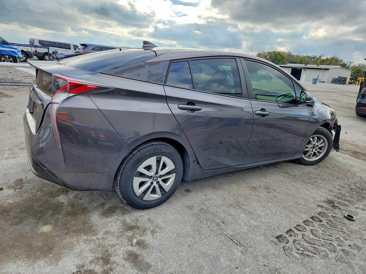 2018 TOYOTA PRIUS THREE photo 7