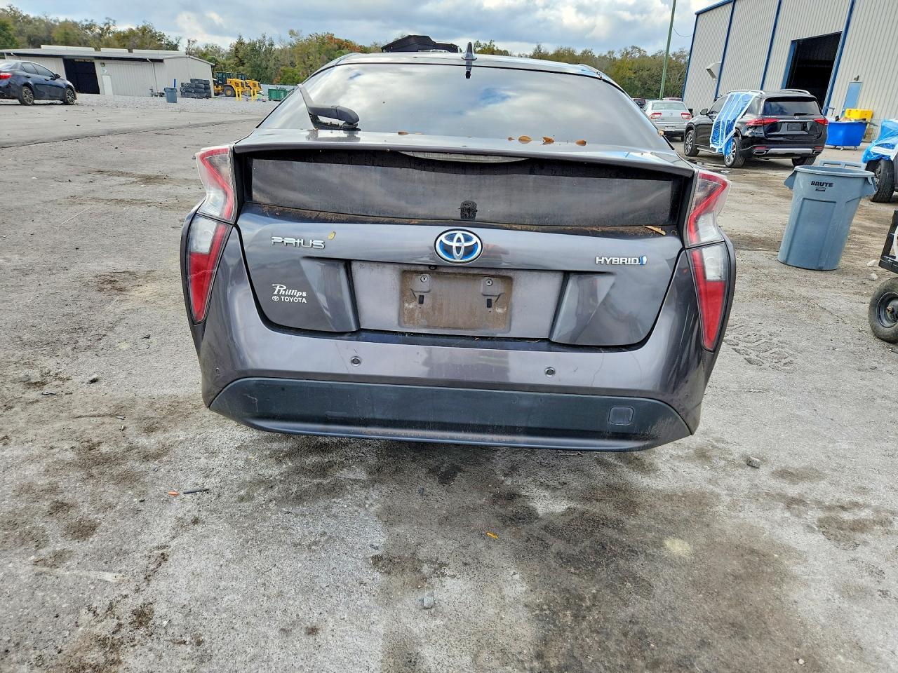 2018 TOYOTA PRIUS THREE photo 16